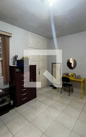 Casa à venda com 355m², 6 quartos e 2 vagas Casa à venda com 355m², 6 quartos e 2 vagasCasa 1- Quarto 1