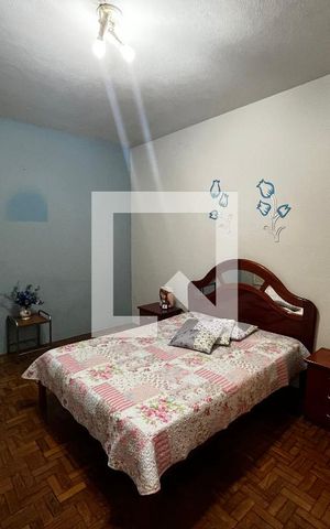 Casa à venda com 355m², 6 quartos e 2 vagas Casa à venda com 355m², 6 quartos e 2 vagasCasa 1- Quarto