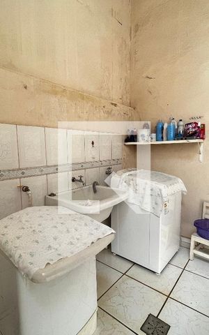 Casa à venda com 355m², 6 quartos e 2 vagas Casa à venda com 355m², 6 quartos e 2 vagasCasa 1- Área de Serviço