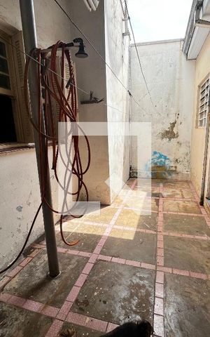 Casa à venda com 355m², 6 quartos e 2 vagas Casa à venda com 355m², 6 quartos e 2 vagasCasa 1- Quintal