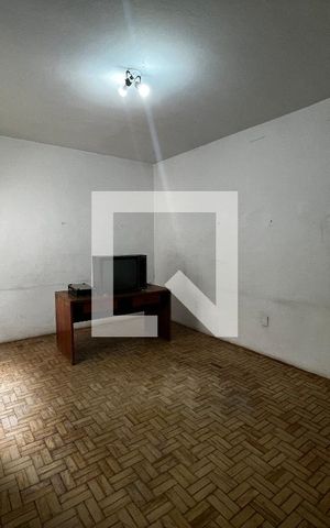 Casa à venda com 355m², 6 quartos e 2 vagas Casa à venda com 355m², 6 quartos e 2 vagasCasa 2- Quarto