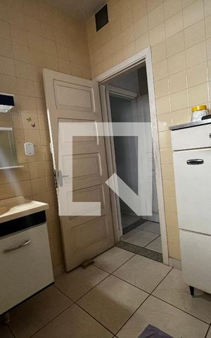 Casa à venda com 355m², 6 quartos e 2 vagas Casa à venda com 355m², 6 quartos e 2 vagasCasa 1- Banheiro