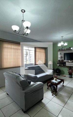 Casa à venda com 355m², 6 quartos e 2 vagas Casa à venda com 355m², 6 quartos e 2 vagasCasa 1- Sala