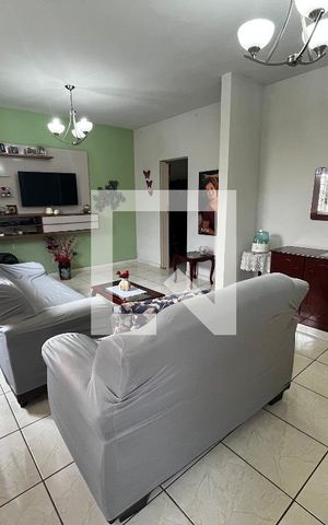 Casa à venda com 355m², 6 quartos e 2 vagas Casa à venda com 355m², 6 quartos e 2 vagasCasa 1- Sala