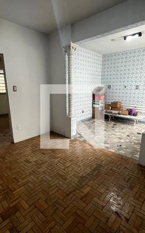 Casa à venda com 355m², 6 quartos e 2 vagas Casa à venda com 355m², 6 quartos e 2 vagasCasa 2- Sala