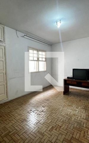 Casa à venda com 355m², 6 quartos e 2 vagas Casa à venda com 355m², 6 quartos e 2 vagasCasa 2- Quarto