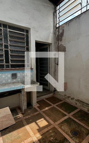 Casa à venda com 355m², 6 quartos e 2 vagas Casa à venda com 355m², 6 quartos e 2 vagasCasa 2- Área de Serviço