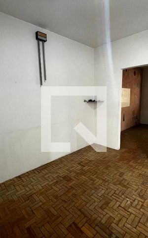 Casa à venda com 355m², 6 quartos e 2 vagas Casa à venda com 355m², 6 quartos e 2 vagasCasa 2- Sala
