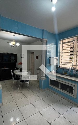 Casa à venda com 355m², 6 quartos e 2 vagas Casa à venda com 355m², 6 quartos e 2 vagasCasa 1- Cozinha