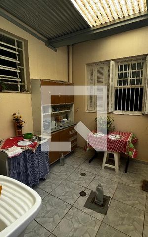 Casa à venda com 355m², 6 quartos e 2 vagas Casa à venda com 355m², 6 quartos e 2 vagasCasa 1- Área de Serviço
