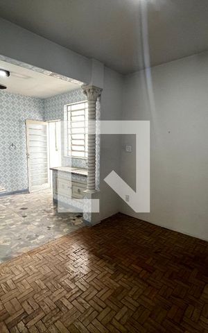 Casa à venda com 355m², 6 quartos e 2 vagas Casa à venda com 355m², 6 quartos e 2 vagasCasa 2- Sala