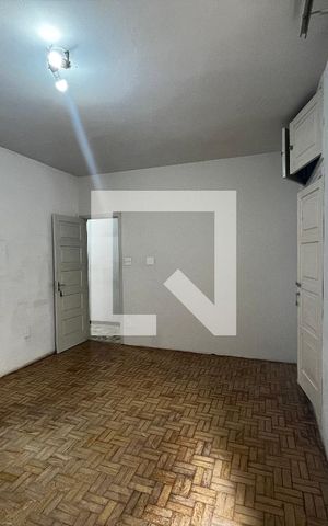 Casa à venda com 355m², 6 quartos e 2 vagas Casa à venda com 355m², 6 quartos e 2 vagasCasa 2- Quarto