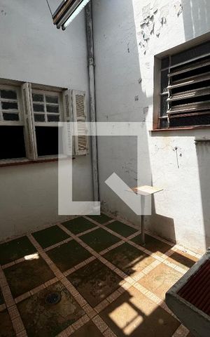 Casa à venda com 355m², 6 quartos e 2 vagas Casa à venda com 355m², 6 quartos e 2 vagasCasa 2- Área de Serviço