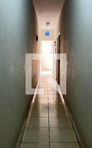 Casa à venda com 355m², 6 quartos e 2 vagas Casa à venda com 355m², 6 quartos e 2 vagasCasa 1- Corredor