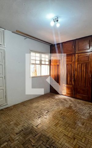 Casa à venda com 355m², 6 quartos e 2 vagas Casa à venda com 355m², 6 quartos e 2 vagasCasa 2- Quarto