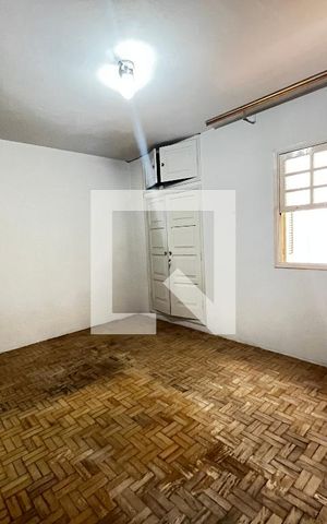 Casa à venda com 355m², 6 quartos e 2 vagas Casa à venda com 355m², 6 quartos e 2 vagasCasa 2- Quarto