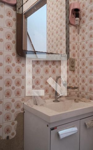 Casa à venda com 224m², 6 quartos e 6 vagas Casa à venda com 224m², 6 quartos e 6 vagasBanheiro 3