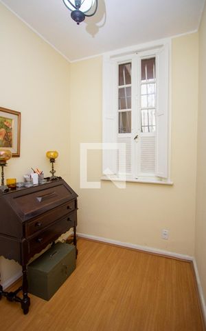 Casa à venda com 200m², 6 quartos e 3 vagas Casa à venda com 200m², 6 quartos e 3 vagasQuarto 3
