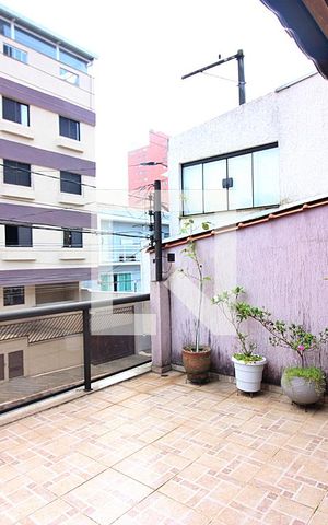 Casa à venda com 213m², 4 quartos e 2 vagasSala Sacada