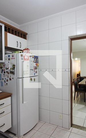 Casa à venda com 213m², 4 quartos e 2 vagasCozinha