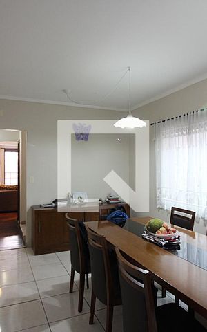 Casa à venda com 213m², 4 quartos e 2 vagasCopa 