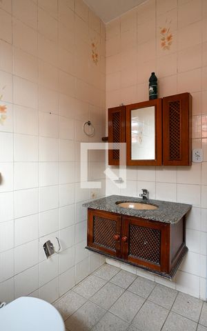 Casa à venda com 120m², 3 quartos e 1 vaga Casa à venda com 120m², 3 quartos e 1 vagaBanheiro