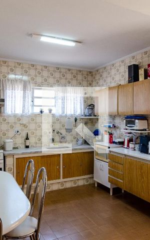 Casa à venda com 199m², 3 quartos e 2 vagas Casa à venda com 199m², 3 quartos e 2 vagasCozinha