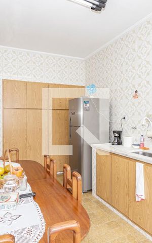 Casa à venda com 237m², 3 quartos e 2 vagas Casa à venda com 237m², 3 quartos e 2 vagasCozinha