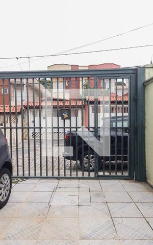 Casa para alugar com 26m², 1 quarto e 1 vaga Casa para alugar com 26m², 1 quarto e 1 vagaGaragem