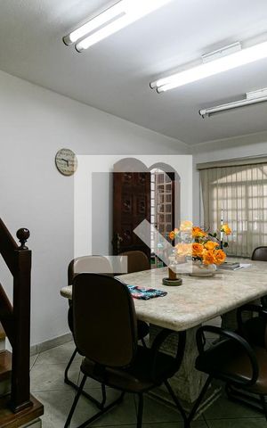 Casa à venda com 384m², 8 quartos e 4 vagas Casa à venda com 384m², 8 quartos e 4 vagasSala de Refeições