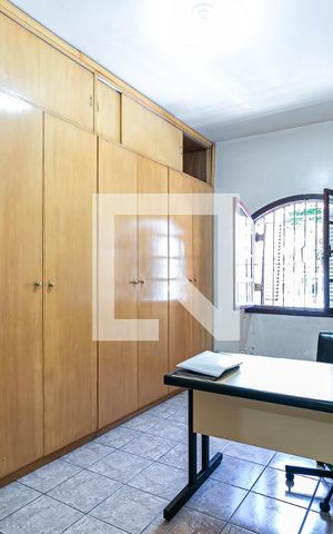 Casa à venda com 384m², 8 quartos e 4 vagas Casa à venda com 384m², 8 quartos e 4 vagasSala