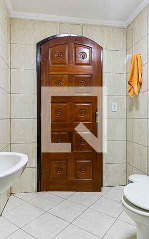 Casa à venda com 384m², 8 quartos e 4 vagas Casa à venda com 384m², 8 quartos e 4 vagasBanheiro 1
