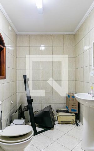 Casa à venda com 384m², 8 quartos e 4 vagas Casa à venda com 384m², 8 quartos e 4 vagasBanheiro 1
