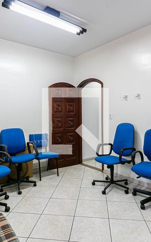 Casa à venda com 384m², 8 quartos e 4 vagas Casa à venda com 384m², 8 quartos e 4 vagasDormitório 8