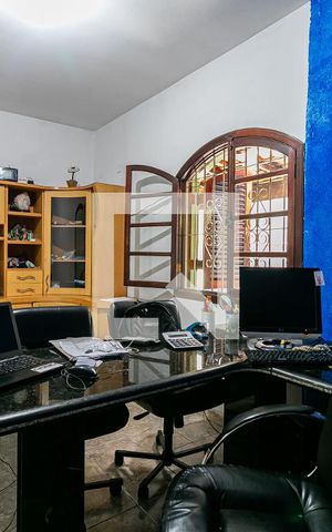 Casa à venda com 384m², 8 quartos e 4 vagas Casa à venda com 384m², 8 quartos e 4 vagasDormitório 2