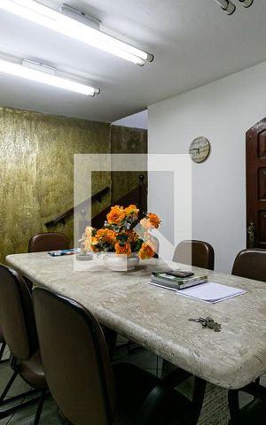 Casa à venda com 384m², 8 quartos e 4 vagas Casa à venda com 384m², 8 quartos e 4 vagasSala de Refeições