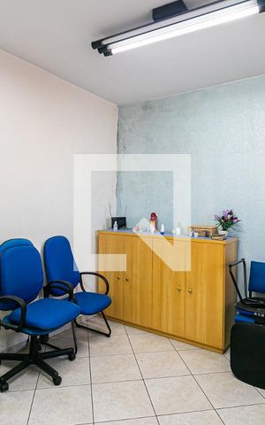 Casa à venda com 384m², 8 quartos e 4 vagas Casa à venda com 384m², 8 quartos e 4 vagasDormitório 8