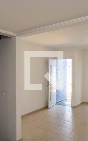 Casa à venda com 140m², 3 quartos e 2 vagas Casa à venda com 140m², 3 quartos e 2 vagasSala