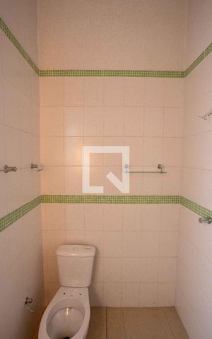 Casa à venda com 140m², 3 quartos e 2 vagas Casa à venda com 140m², 3 quartos e 2 vagasBanheiro da Suíte