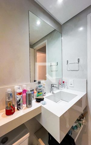 Apartamento à venda com 57m², 2 quartos e 2 vagasBanheiro