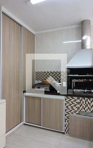 Casa à venda com 196m², 3 quartos e 4 vagasÁrea de Serviço e churrasqueira
