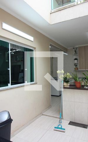 Casa à venda com 196m², 3 quartos e 4 vagasQuintal