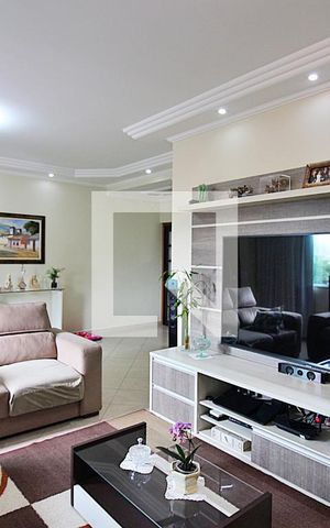 Casa à venda com 196m², 3 quartos e 4 vagasSala