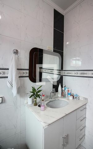 Casa à venda com 196m², 3 quartos e 4 vagasBanheiro Quarto 1 