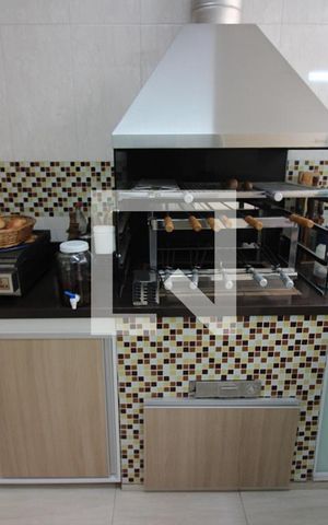 Casa à venda com 196m², 3 quartos e 4 vagasÁrea de Serviço e churrasqueira