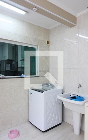 Casa à venda com 196m², 3 quartos e 4 vagasÁrea de Serviço e churrasqueira