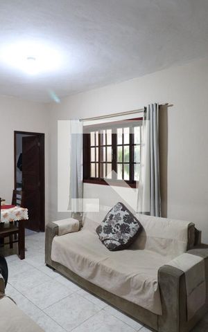 Casa à venda com 100m², 2 quartos e 2 vagasSala
