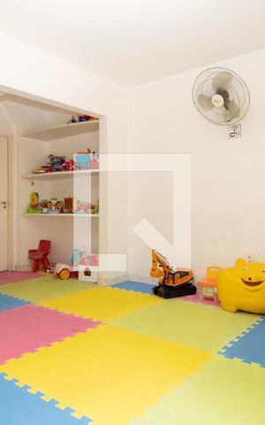 Apartamento à venda com 130m², 3 quartos e 3 vagas Apartamento à venda com 130m², 3 quartos e 3 vagasÁrea comum- Brinquedoteca
