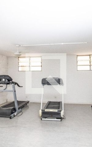 Apartamento à venda com 130m², 3 quartos e 3 vagas Apartamento à venda com 130m², 3 quartos e 3 vagasÁrea comum- Academia