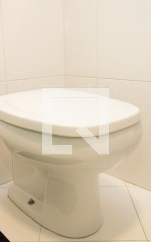 Apartamento à venda com 130m², 3 quartos e 3 vagas Apartamento à venda com 130m², 3 quartos e 3 vagasBanheiro 1